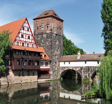 Weinstadel und Wasserturm an der Pegnitz in Nürnberg © Karel Gallas-shutterstock.com/2013