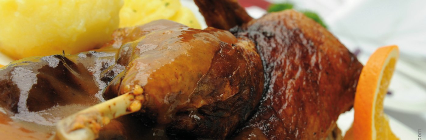 Gänsekeule mit Klößen