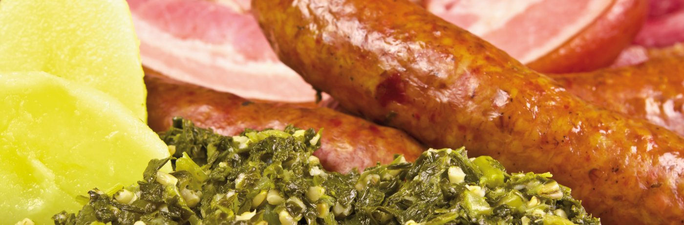 Grünkohl mit Speck und Mettwurst