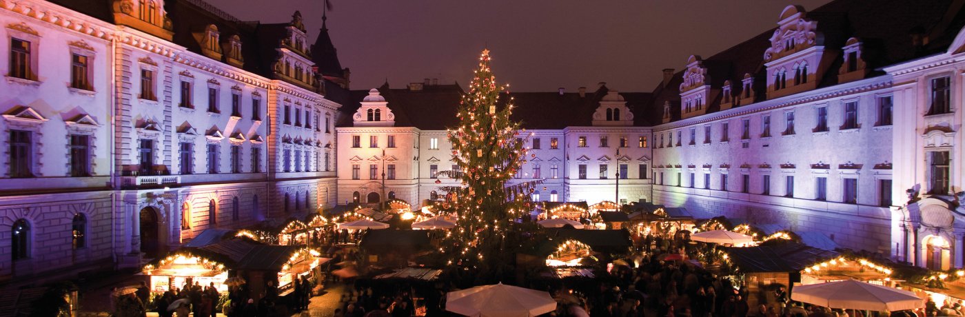 Romantischer Weihnachtsmarkt auf Schloss Thurn und Taxis