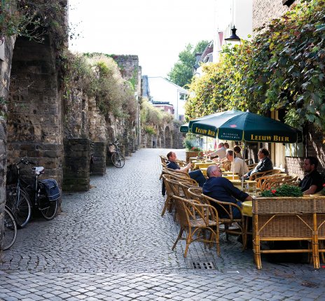 Straßencafé in Maastricht © Jonathan Vos