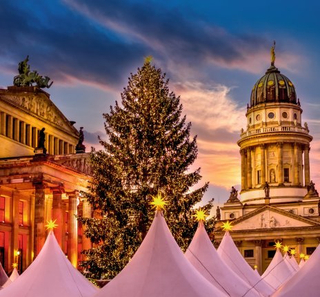Weihnachtsmarkt am Gendarmenmarkt &copy; Sina Ettmer - stock.adobe.com