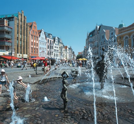 Brunnen der Lebensfreude in Rostock © Thomas Grundner