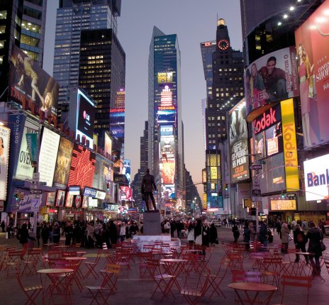 Times Square bei Nacht in New York © NYC & Company